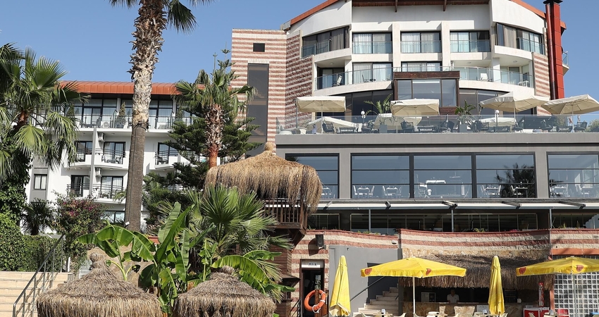 YILBAŞI 2025 ÇEŞME PIRIL OTEL