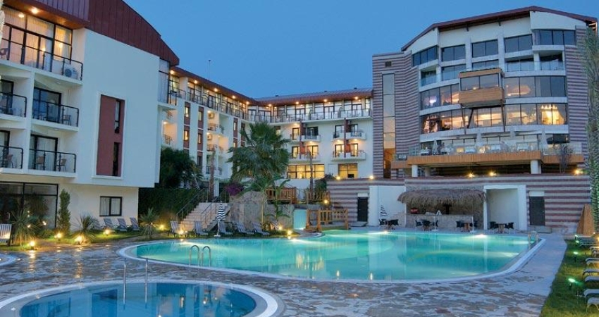 SEVGİLİLER GÜNÜ ÇEŞME PIRIL OTEL